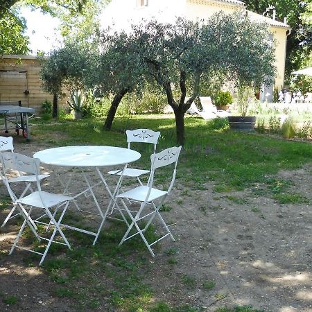Mas Des Rabasses Panzió Le Pontet  Kültér fotó