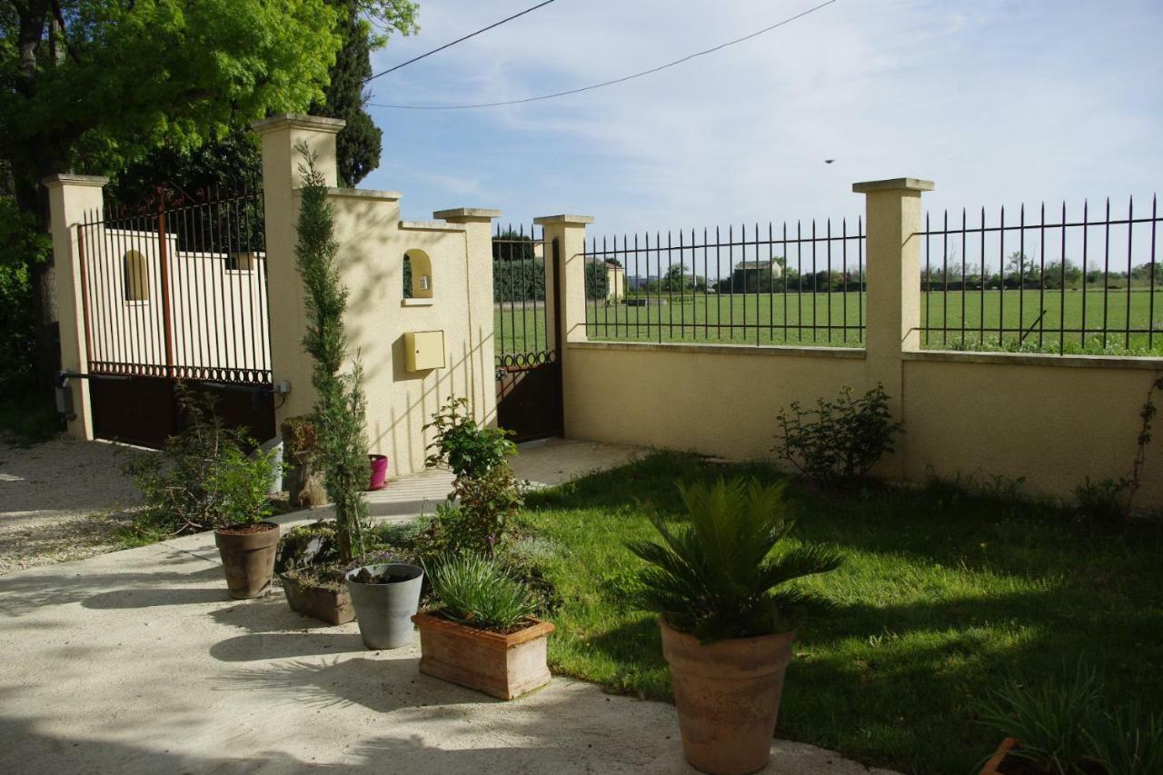 Mas Des Rabasses Panzió Le Pontet  Kültér fotó